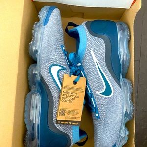 Dark Teal Green/Blue and Gray Rift Vapormax Trainers